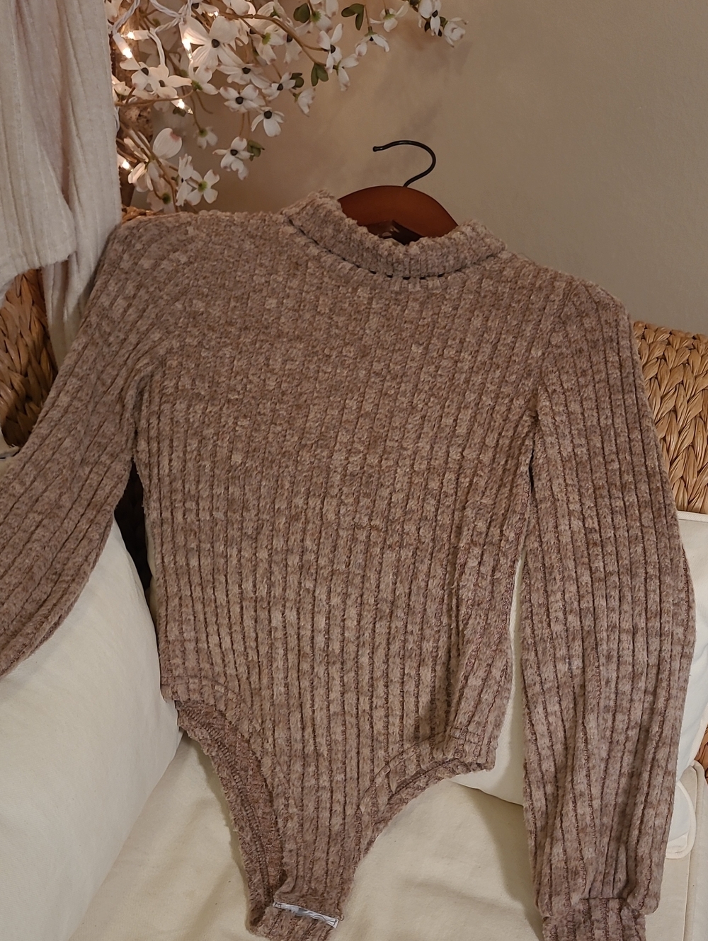 Set of 2 buttery soft bodysuits! - Picture 3 of 4